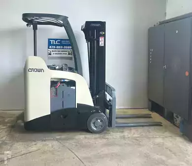 Stand-Up Rider Forklift 2014  Crown RC 5530-30 (1)