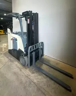 Stand-Up Rider Forklift 2014  Crown RC 5530-30 (4)