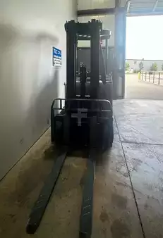 Stand-Up Rider Forklift 2014  Crown RC 5530-30 (9)