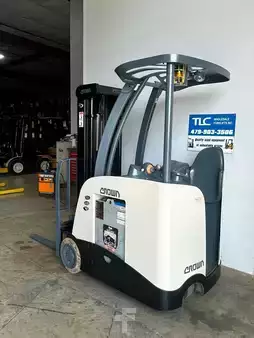 Gerbeurs à conducteur porté debout 2012  Crown RC 5530-30 (6)