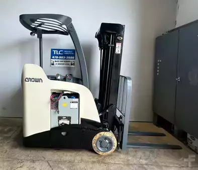 Apilador Hombre a Bordo 2012  Crown RC 5530-30 (1)