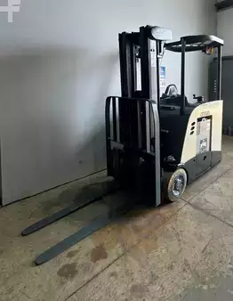 Apilador Hombre a Bordo 2012  Crown RC 5530-30 (11)
