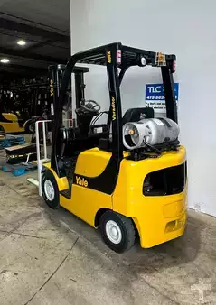 Propane Forklifts 2008  Yale GLP040SVXNURE084 (4)