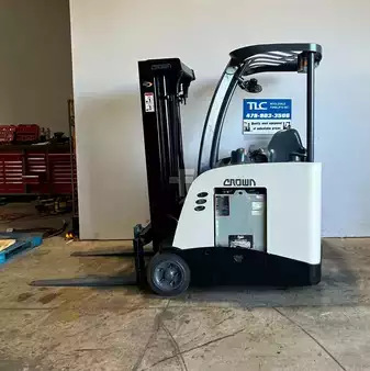 Apilador Hombre a Bordo 2011  Crown RC 5530-30 (1)