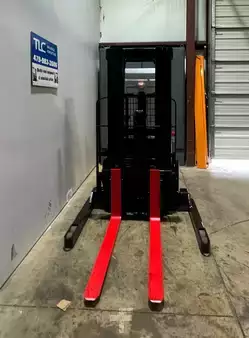 Pallet Stackers 2018  Raymond RSS40 (12)