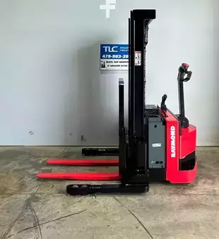 Pallet Stackers 2017  Raymond RSS40 (1)