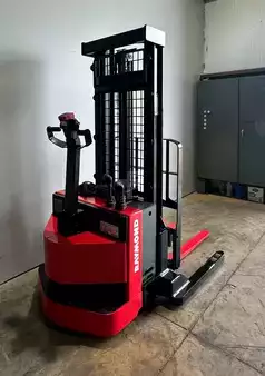 Pallet Stackers 2017  Raymond RSS40 (11)