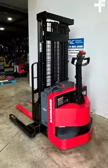 Pallet Stackers 2017  Raymond RSS40 (4)