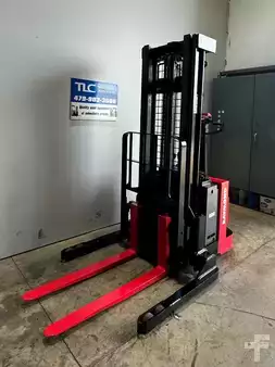 Pallet Stackers 2017  Raymond RSS40 (5)