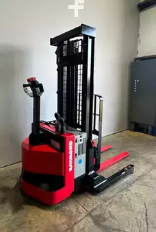 Pallet Stackers 2018  Raymond RSS40 (5)
