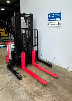 Pallet Stackers 2011  Raymond RSS40 (4)