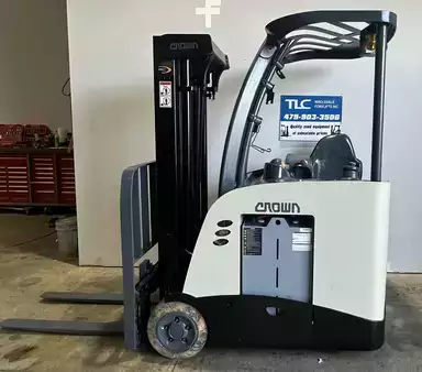 Apilador Hombre a Bordo 2014  Crown RC 5530-30 (3)