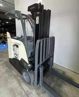 Apilador Hombre a Bordo 2014  Crown RC 5530-30 (6)