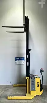 Apilador eléctrico 2025  Yale MSW040SFN24TV087 (2)