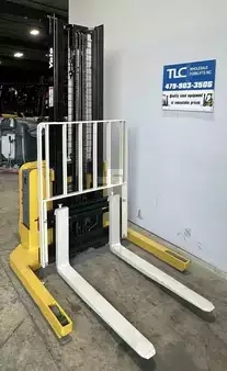 Apilador eléctrico 2025  Yale MSW040SFN24TV087 (4)