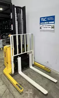 Pallet Stackers 2011  Yale MSW040SFN24TV087 (11)