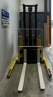 Pallet Stackers 2011  Yale MSW040SFN24TV087 (12)