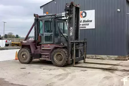 Diesel Forklifts - Taylor TX220S (2)