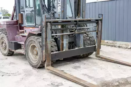Diesel Forklifts - Taylor TX220S (4)