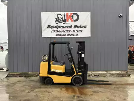 Propane Forklifts - CAT Lift Trucks GC25K (1)
