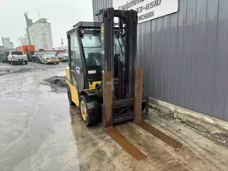Diesel Forklifts - Yale GDP080VXNCGE098 (2)