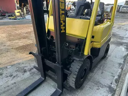 Propane Forklifts - Hyster H30FT (2)