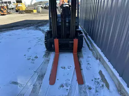 Diesel Forklifts - Toyota 8FDU25 (3)