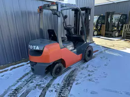 Diesel Forklifts - Toyota 8FDU25 (5)