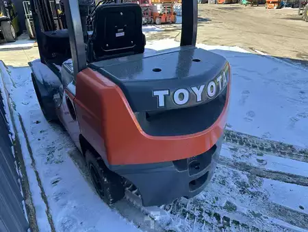 Diesel Forklifts - Toyota 8FDU25 (7)
