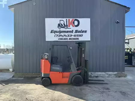 Propane Forklifts - Toyota 52-6FGCU35 (1)