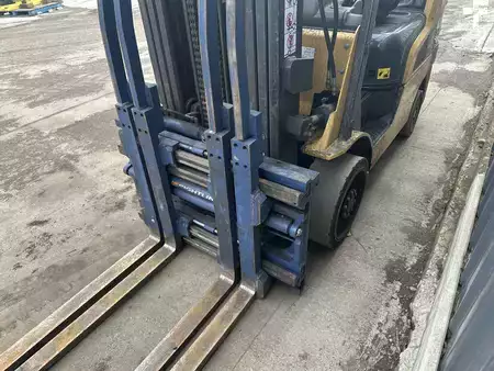 Propane Forklifts - CAT Lift Trucks 2C6500 (2)