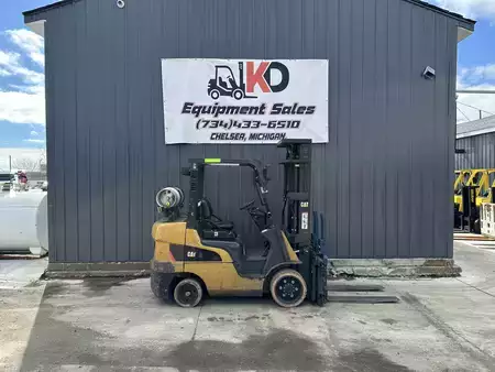 Propane Forklifts - CAT Lift Trucks 2C6500 (1)