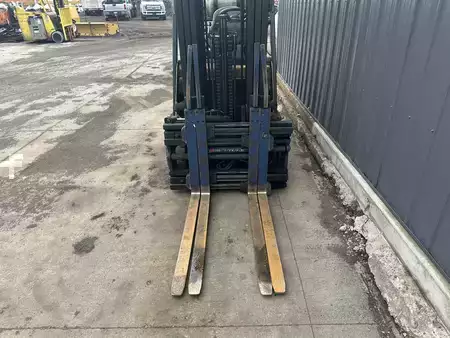 Propane Forklifts - CAT Lift Trucks 2C6500 (3)