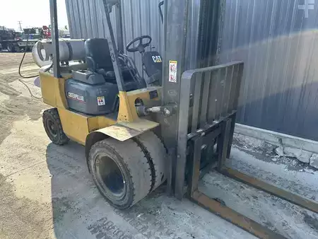 Propane Forklifts - CAT Lift Trucks GP30K (4)