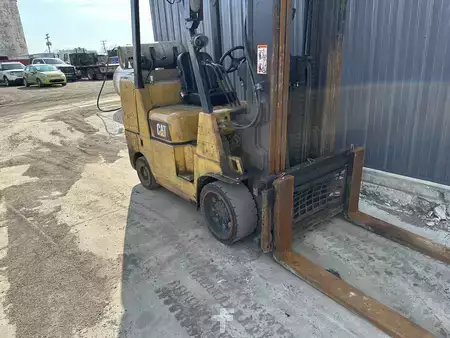 Montacargas GLP - CAT Lift Trucks GC45KSWB (2)