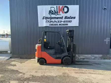 Propane Forklifts - Toyota 8FGCU25 (2)