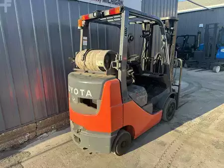 Propane Forklifts - Toyota 8FGCU25 (3)
