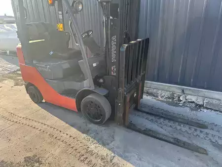 Propane Forklifts - Toyota 8FGCU25 (6)
