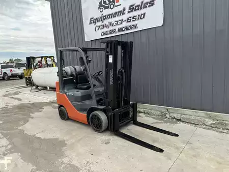 Propane Forklifts - Toyota 8FGCU25 (3)