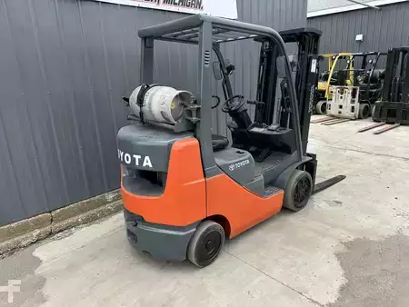 Propane Forklifts - Toyota 8FGCU25 (4)