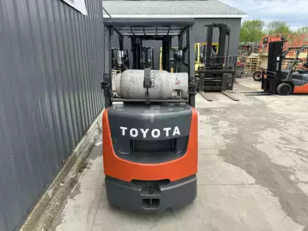 Propane Forklifts - Toyota 8FGCU25 (5)