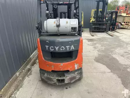 Propane Forklifts - Toyota 8FGCU25 (4)