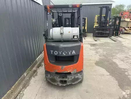 Propane Forklifts - Toyota 8FGCU25 (7)
