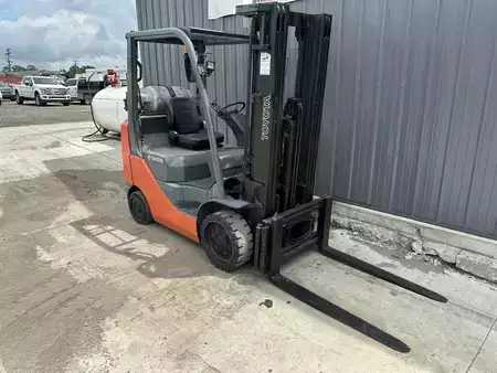 Propane Forklifts - Toyota 8FGCU25 (4)