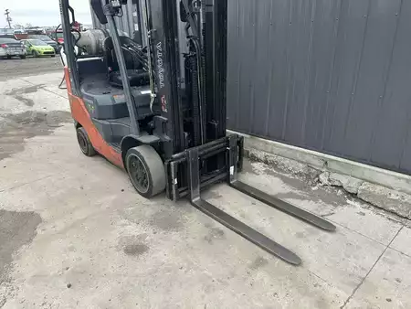 Propane Forklifts - Toyota 8FGCU25 (4)