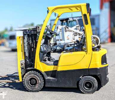 Propane Forklifts 2006  Hyster H40FTS (2)