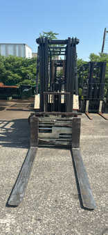Propane Forklifts 1998  Nissan CPJ02A25PV Forklift (3)