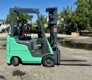 Carretilla elevadora GLP 2012  Mitsubishi FGC15N (1)