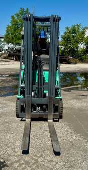 Carretilla elevadora GLP 2012  Mitsubishi FGC15N (5)