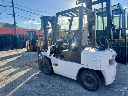 Propane Forklifts 2002  Unicarriers PJ02A25V (1)